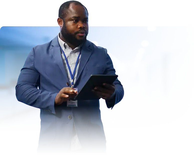 it expert holding tablet